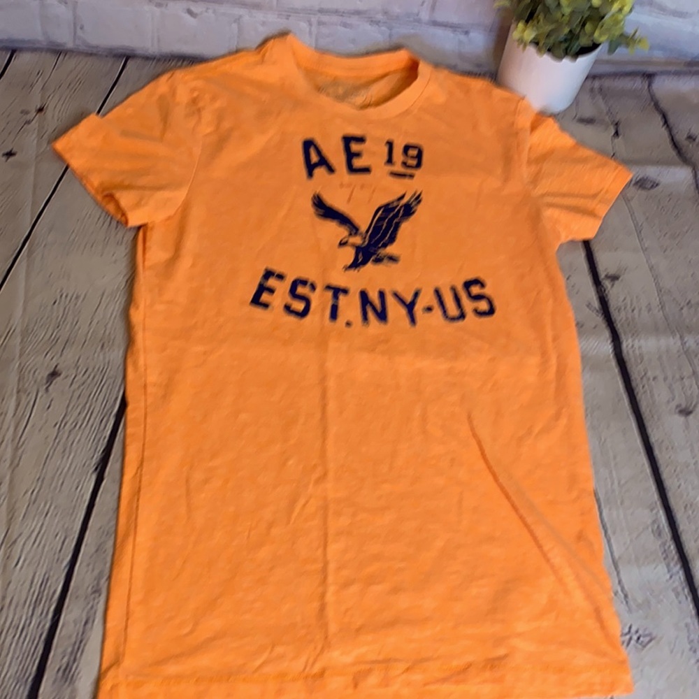 AEO Xs orange athletic fit Tshirt